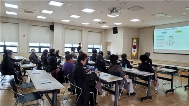 서초구, 어르신 위한 스마트폰 지방세 납부 교육 나선다