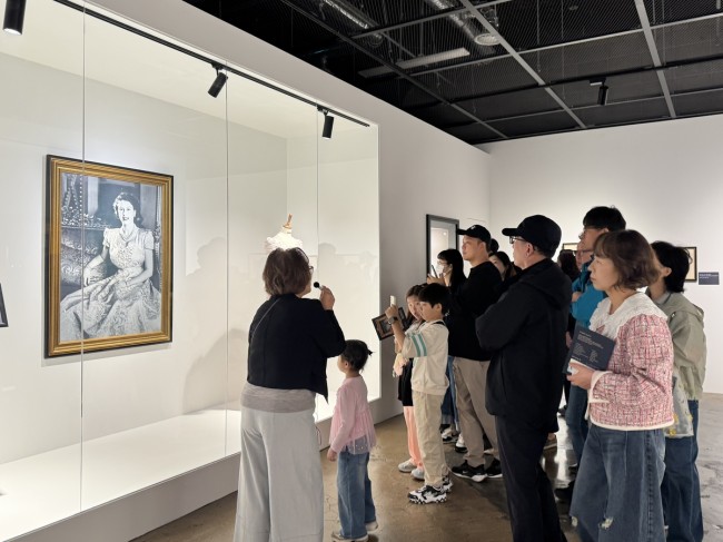 울산 남구 장생포 문화창고, 개관 5주년 기념 '퀸즈 컬렉션' 관람객 6만 명 돌파