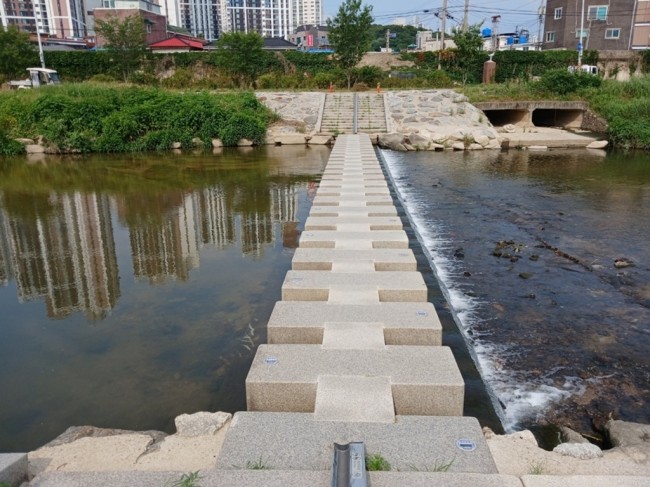 의정부시, 중랑천 징검다리 물길 열어 집중호우 대비 강화