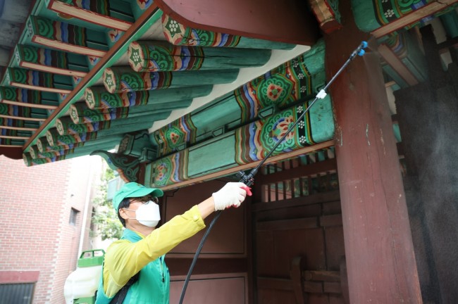 모기 꼼짝마…마포구, 여름철 민관 합동 '집중 방역소독의 날' 운영