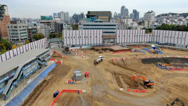 비산 먼지 잡는다…서초구, 드론 띄워 공사장 비산먼지 특별점검